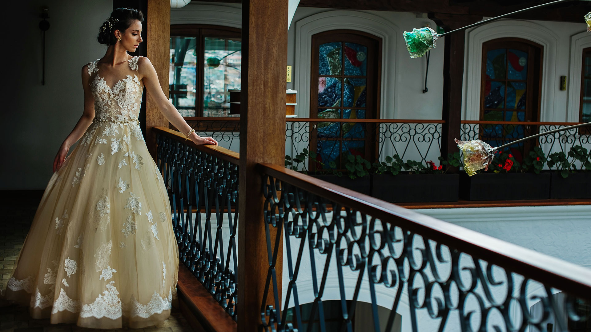 art-hotels-ecuador-boda-novia-balcon