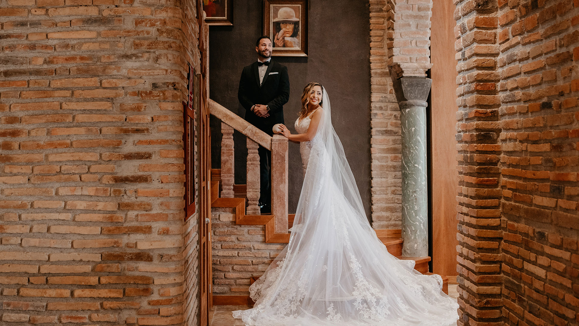 art-hotels-ecuador-boda-novia-escaleras