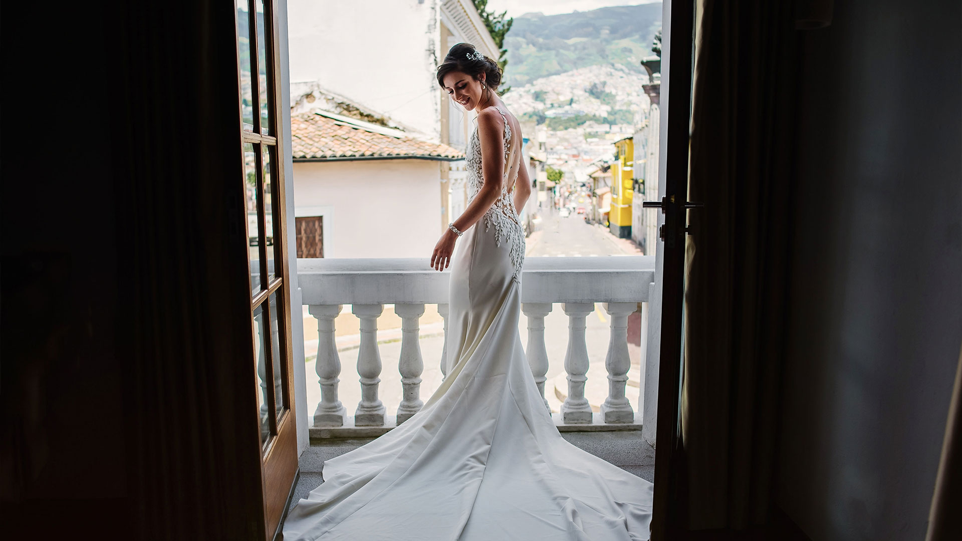 art-hotels-ecuador-boda-novia-habitacion