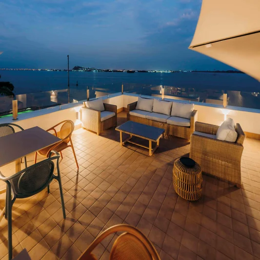 Terraza Hotel Rio Guayas