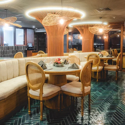 Ballet del Rio Hotel Rio Guayas