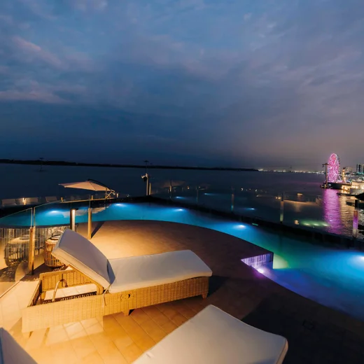 Piscina Hotel Rio Guayas