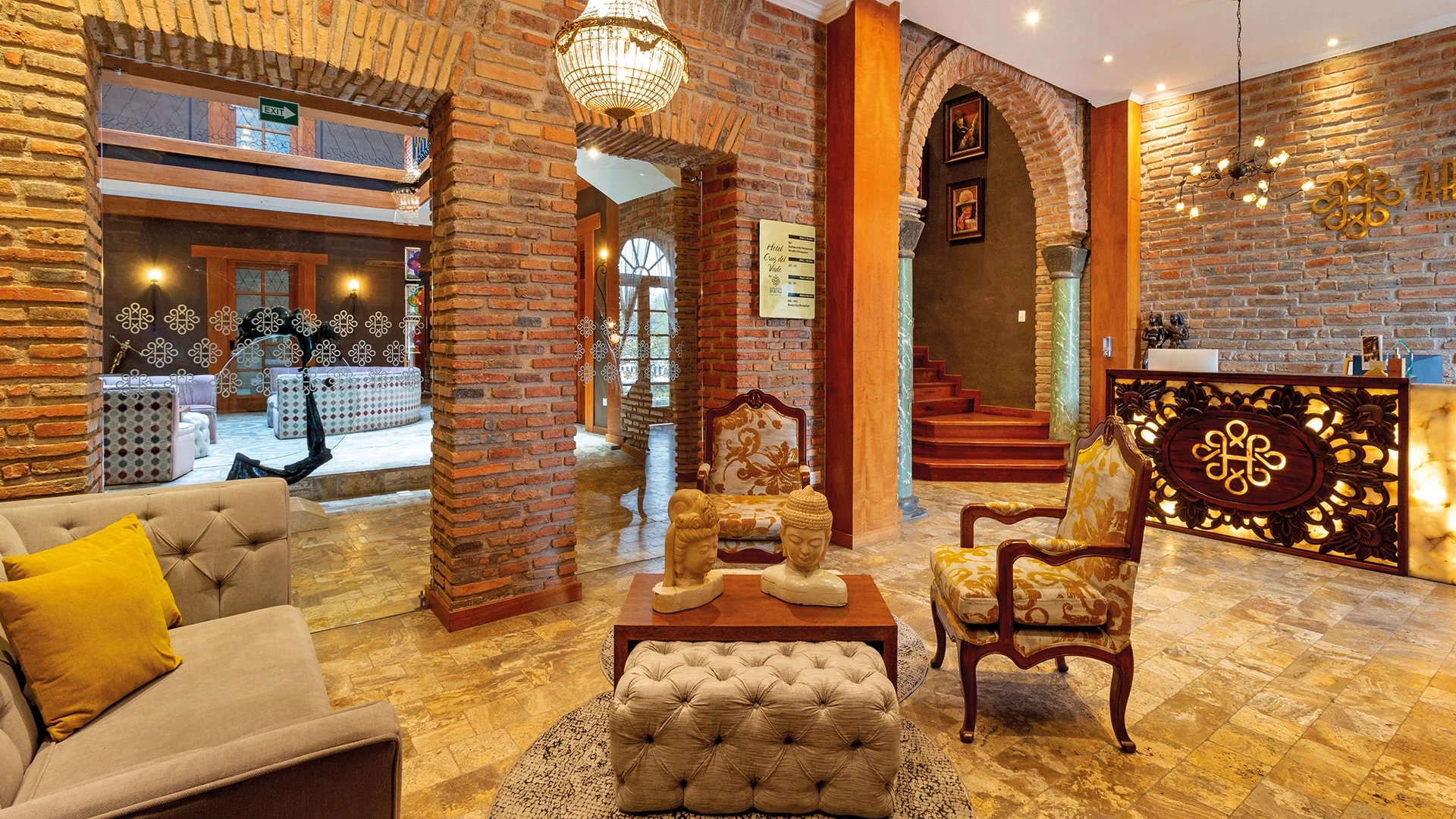 Front Desk Hotel Cruz del Vado