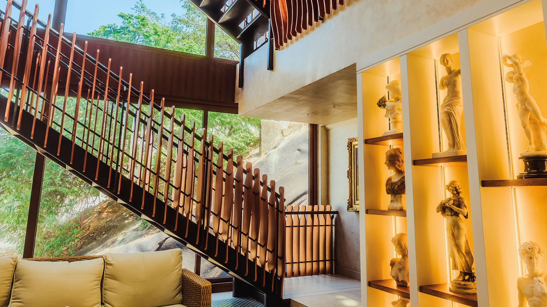 Esculturas Hotel Rio Guayas